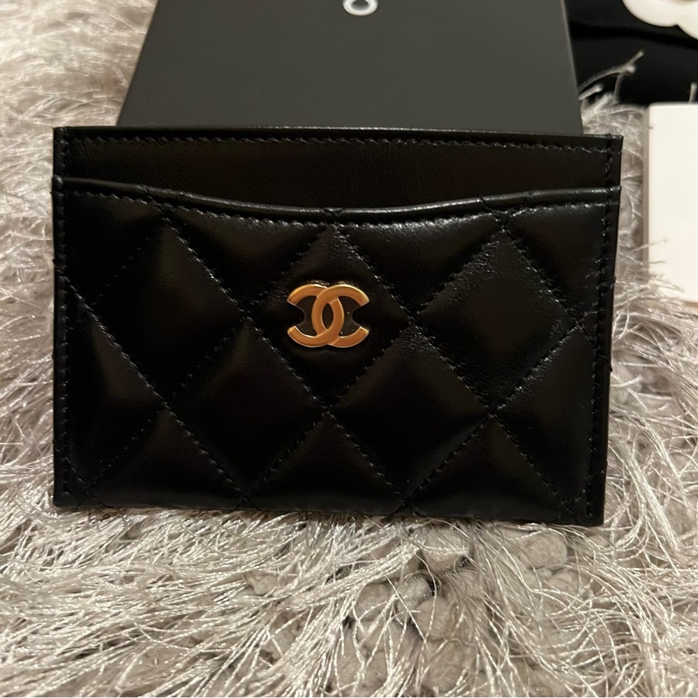 CHANEL QUILTED CARD HOLDER